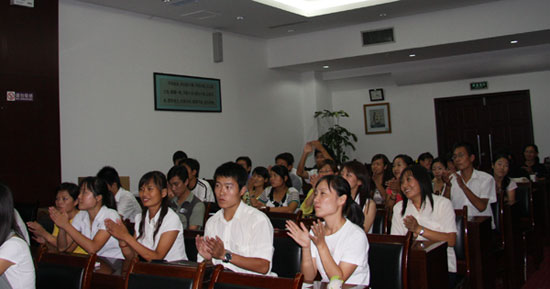 威龍召開季度銷售總結(jié)暨表彰大會